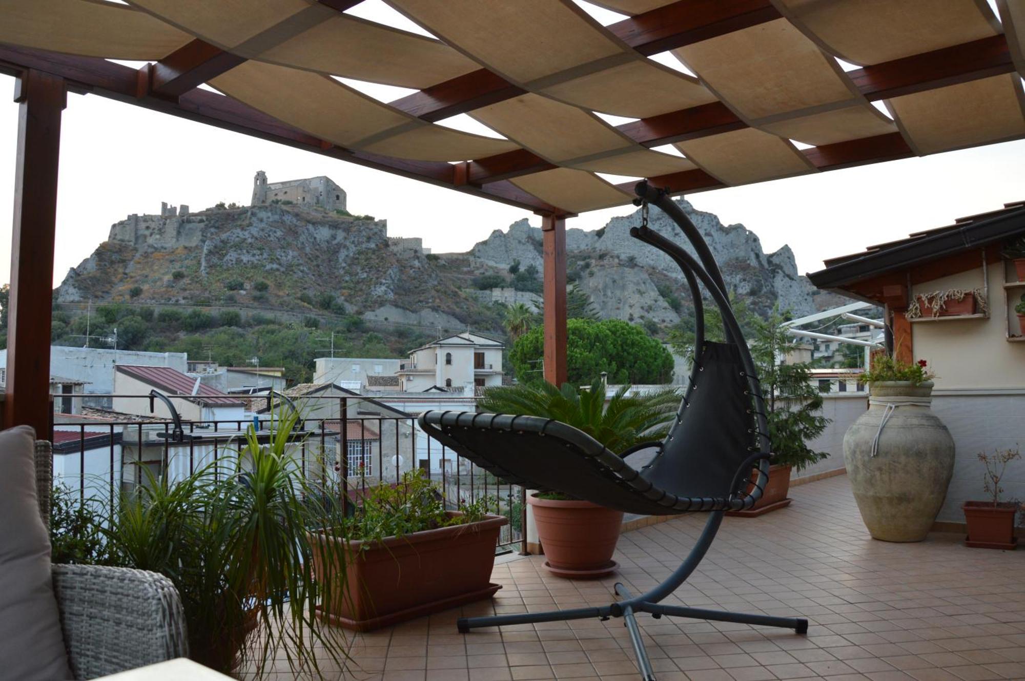 B&B E Casa Vacanza Al Castello Roccella Ionica Exterior photo