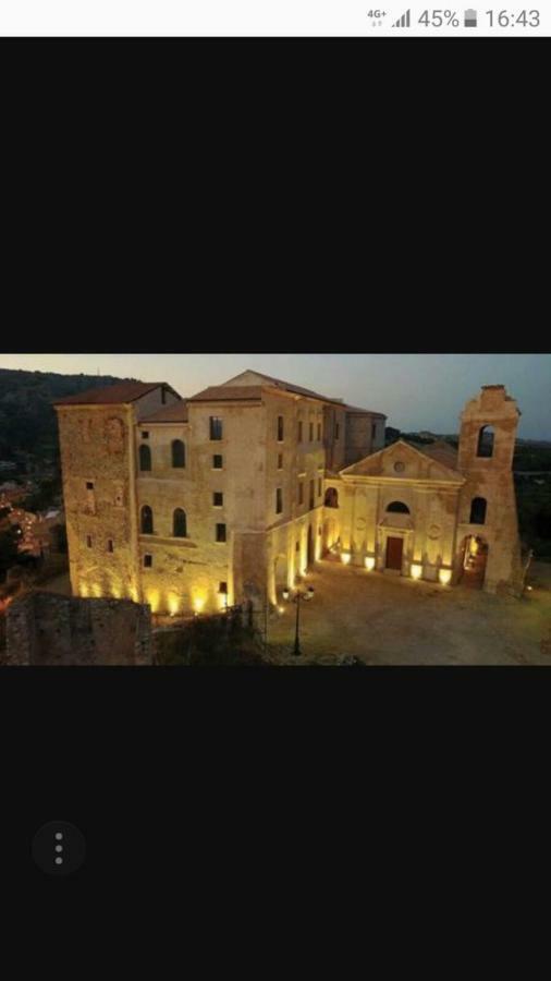 B&B E Casa Vacanza Al Castello Roccella Ionica Exterior photo